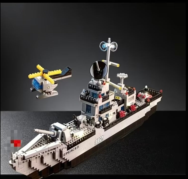 Peace patrol building block ship with helicopter
