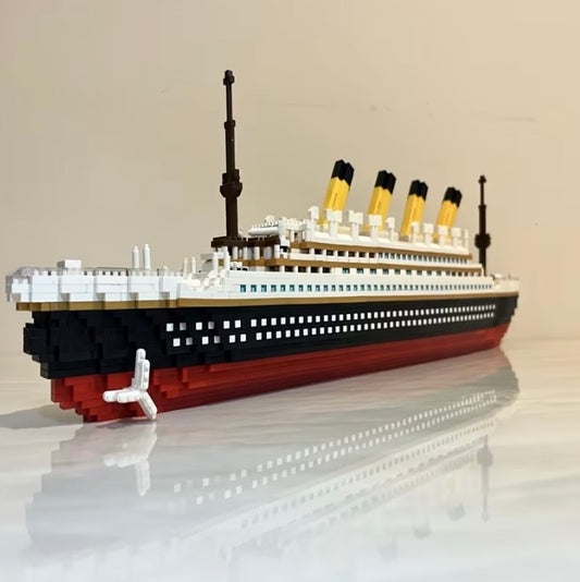 Titanic building block model